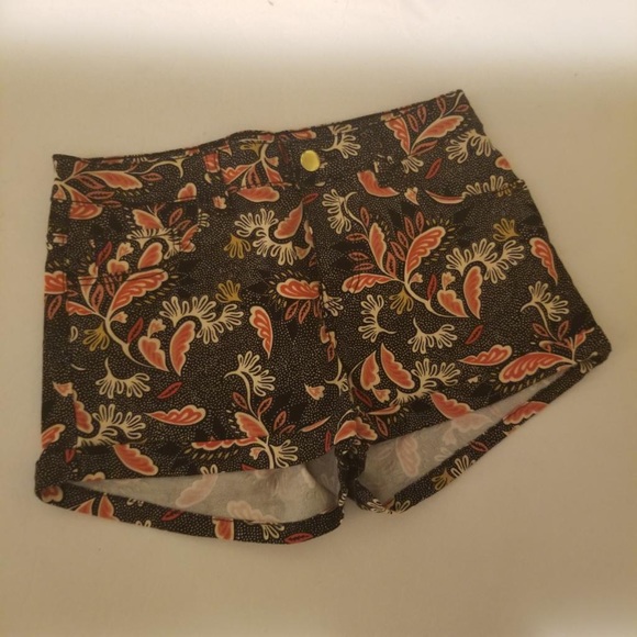 H&M shorts - Picture 1 of 9
